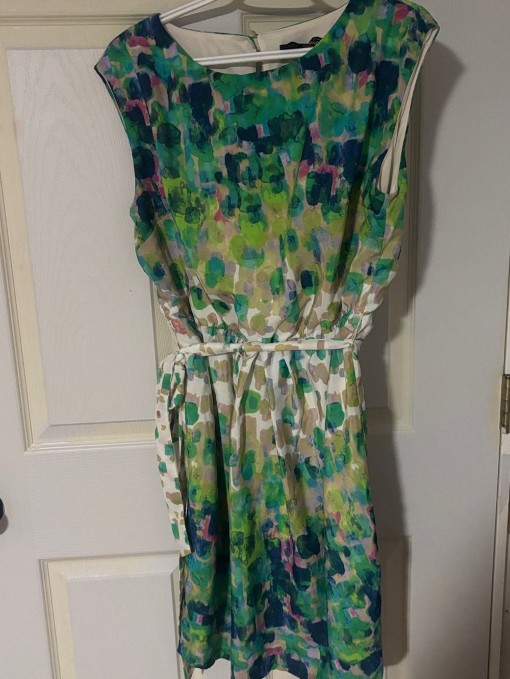Jessica Howard Sleeveless Midi Dress in Green, Blue, White, Pink, Beige Print